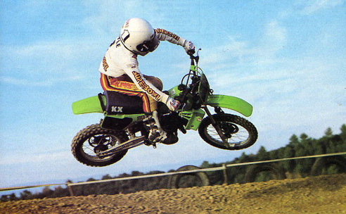 JMB sur une kawasaki lors de cet essai cross